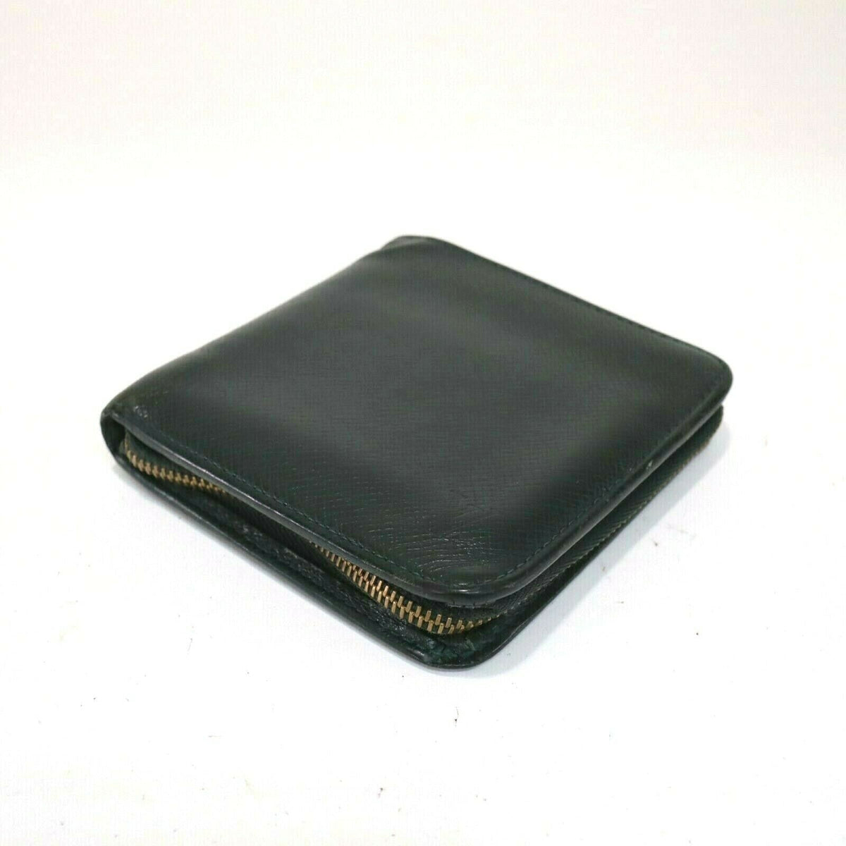 Louis Vuitton Taiga Bifold Zip - photo 3
