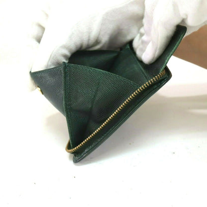 Louis Vuitton Taiga Bifold Zip - photo 9