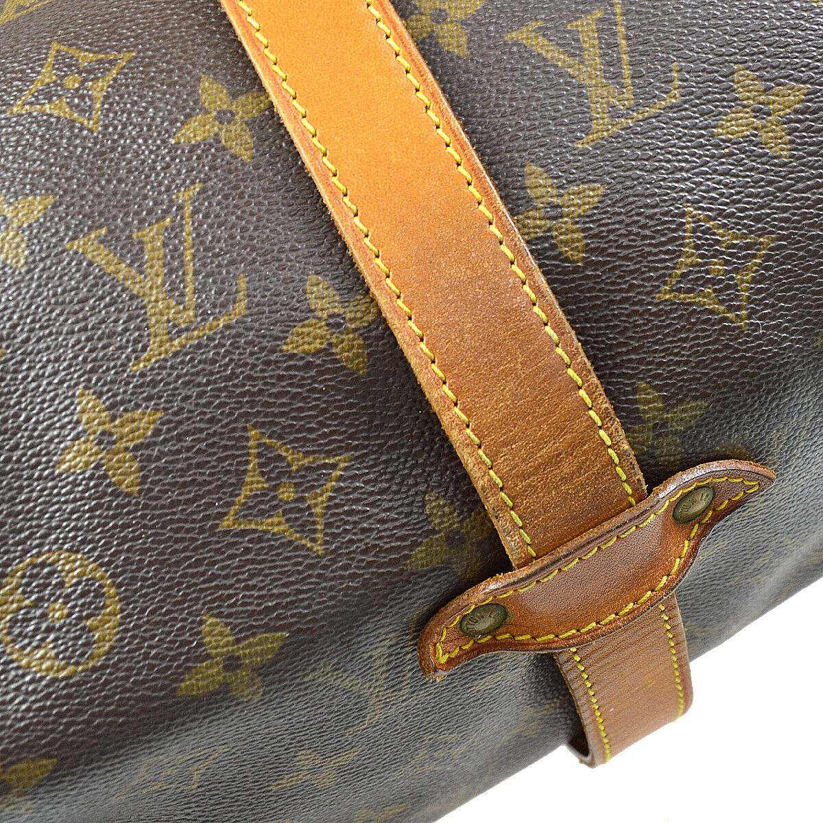 Louis Vuitton Saumur 35 Crossbody - image 6