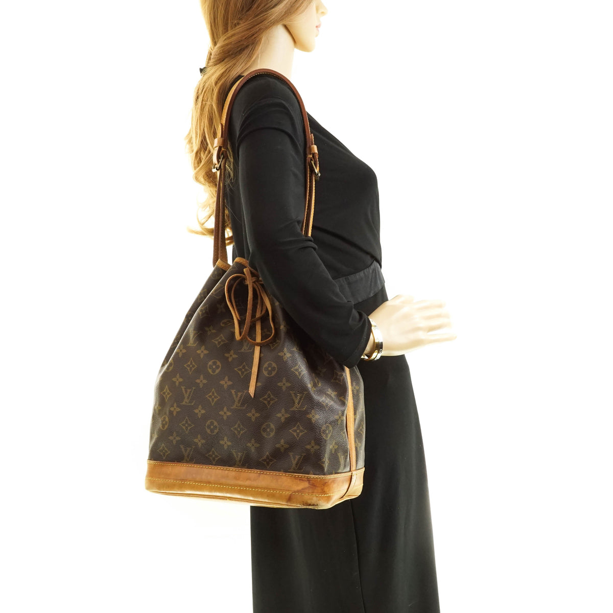 Louis Vuitton Noe Shoulder Bag - photo 2