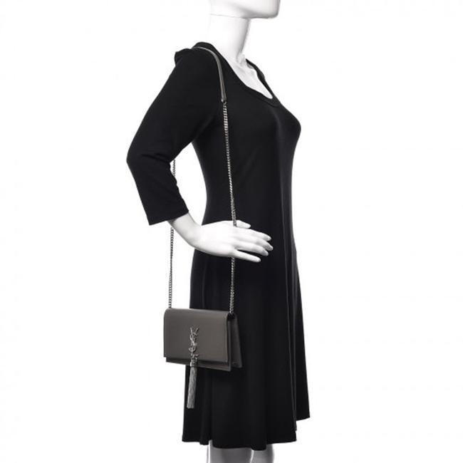 Saint Laurent Monogram Kate Grain De Poudre Small Classic Tassel Grey Leather Shoulder Bag - photo 2