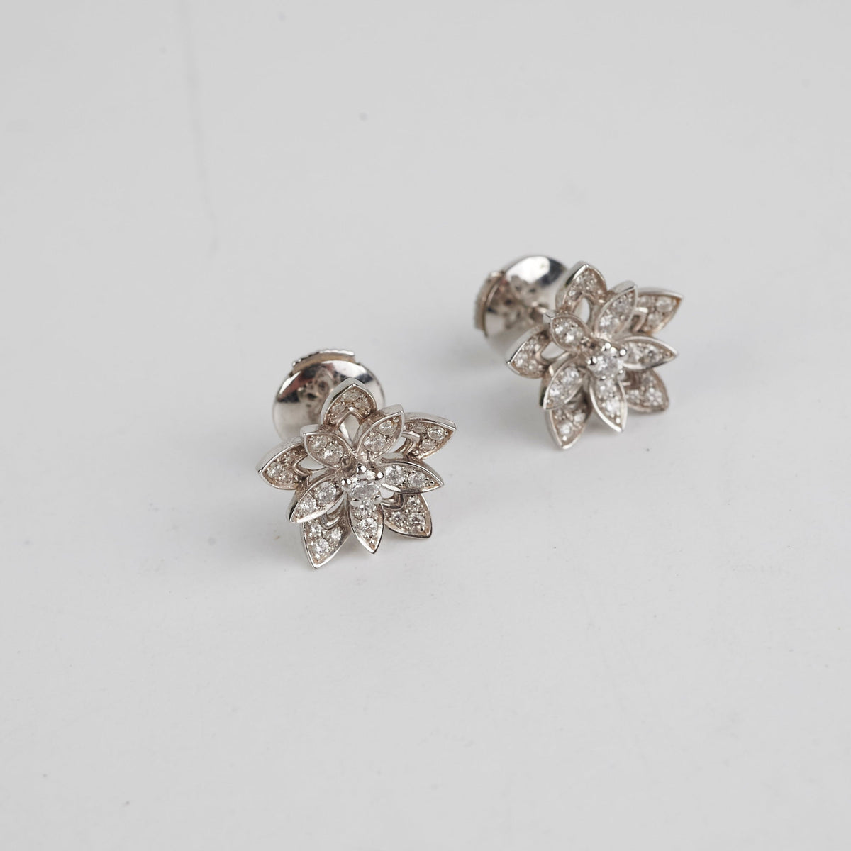 Van Cleef & Arpels Lotus Diamond Earrings White Gold - photo 3